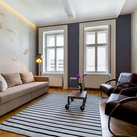 Designer Dream Home In The Absolute Center Будапеща Екстериор снимка