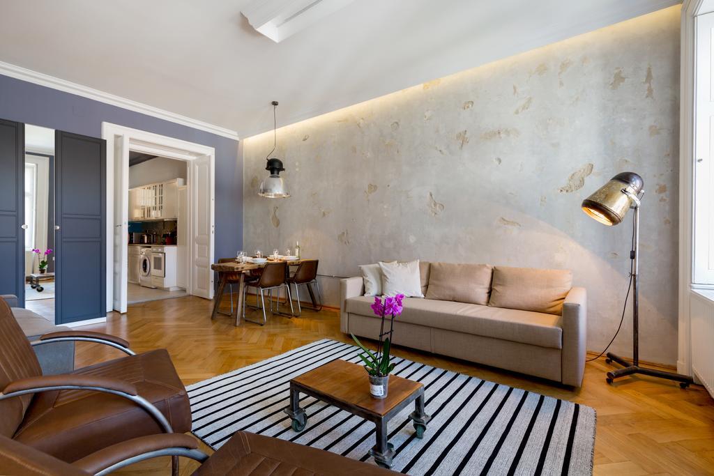 Designer Dream Home In The Absolute Center Будапеща Екстериор снимка