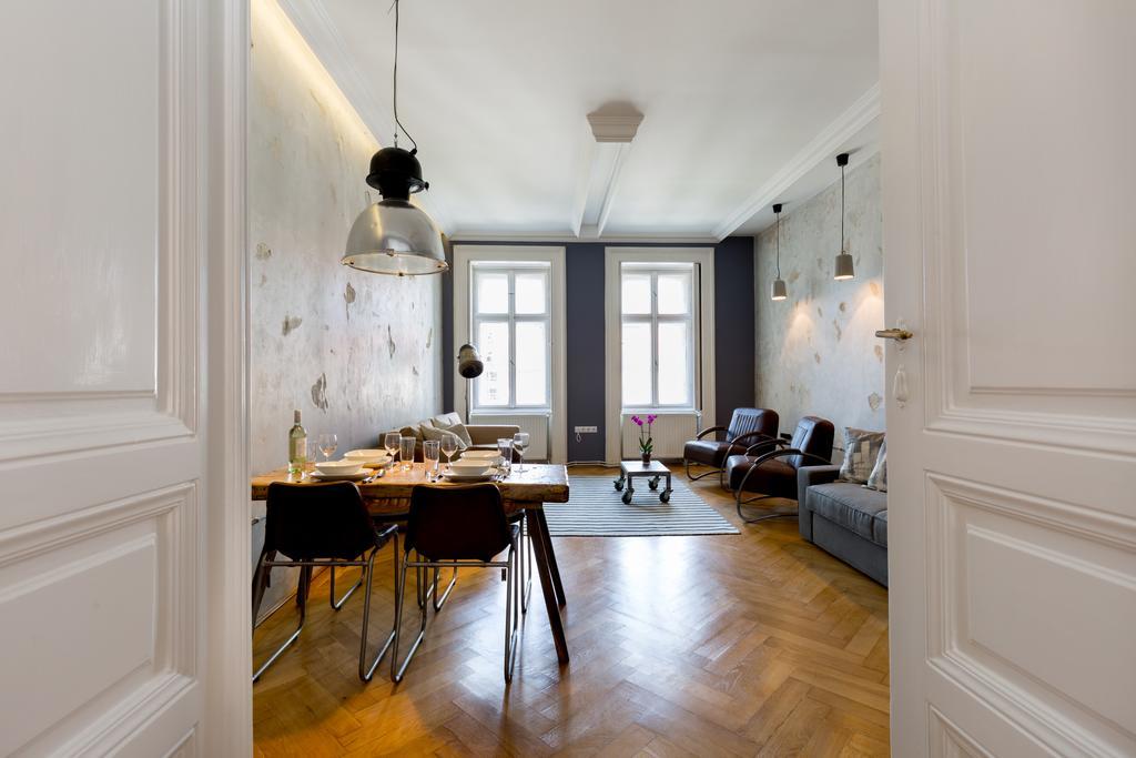 Designer Dream Home In The Absolute Center Будапеща Екстериор снимка